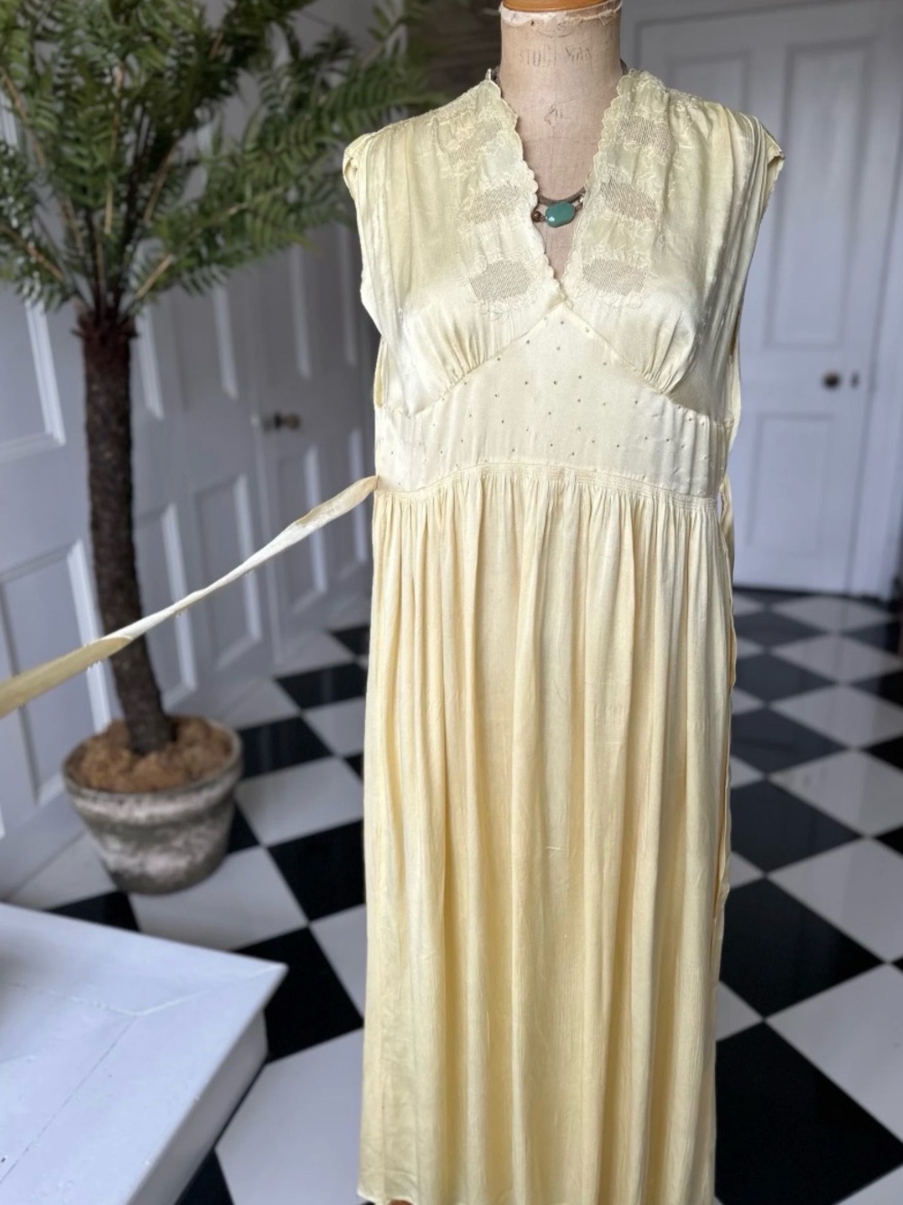 Antique Vintage Elegant 1940’s Cream Yellow V-Neck Maxi Silk Slip Dress - Picture 8 of 10